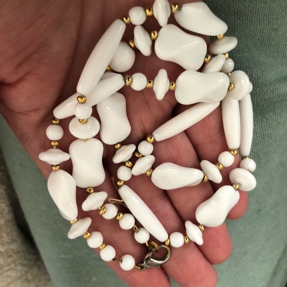 Rare Milk Glass Art Deco Necklace vintage-Antique stunning jewellery collector - Picture 7 of 12